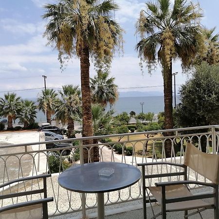 Nireus Hotel Nea Makri Quarto foto