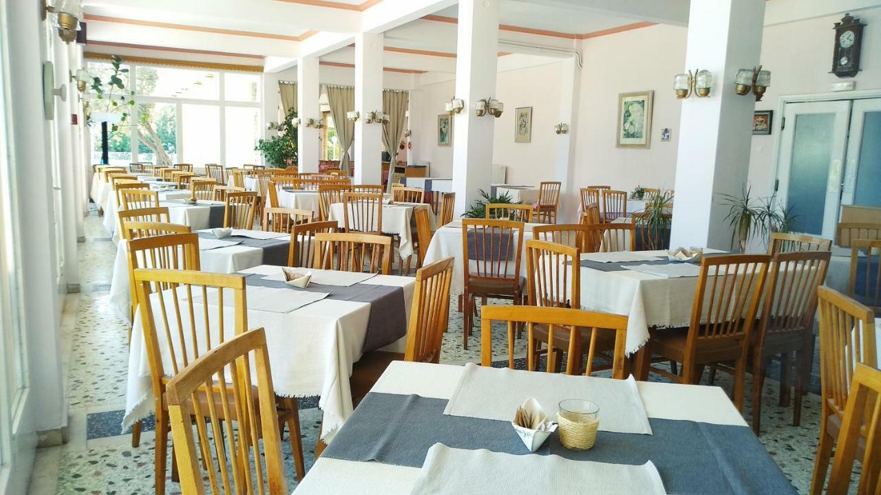 Nireus Hotel Nea Makri Exterior foto
